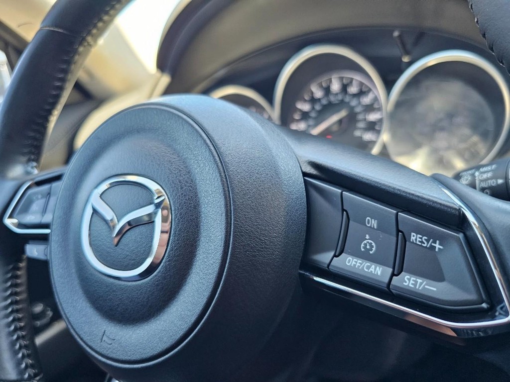 Mazda CX-5 Vehicle Full-screen Gallery Image 24