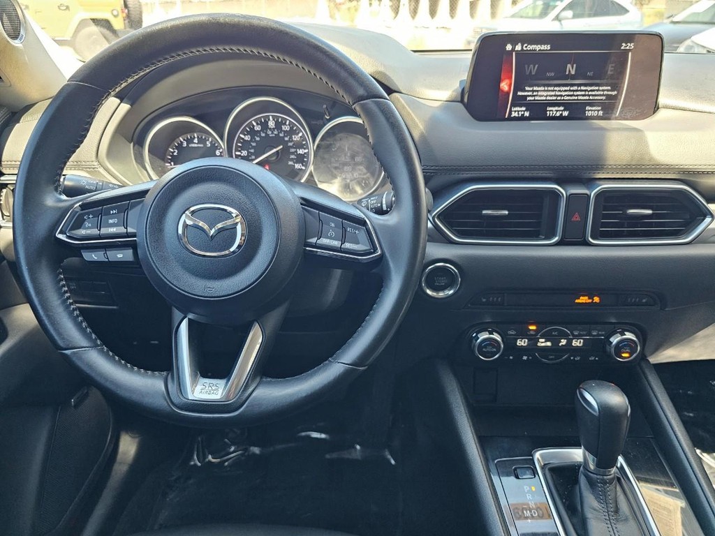 Mazda CX-5 Vehicle Full-screen Gallery Image 28