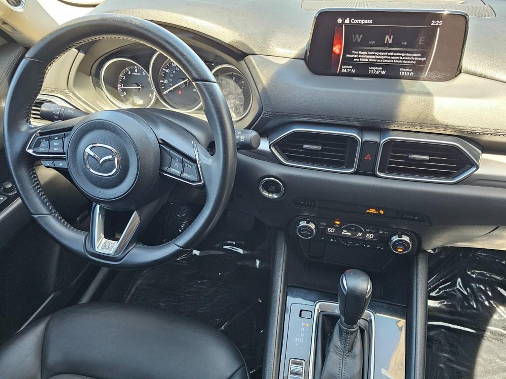 Mazda CX-5 Vehicle Full-screen Gallery Image 30