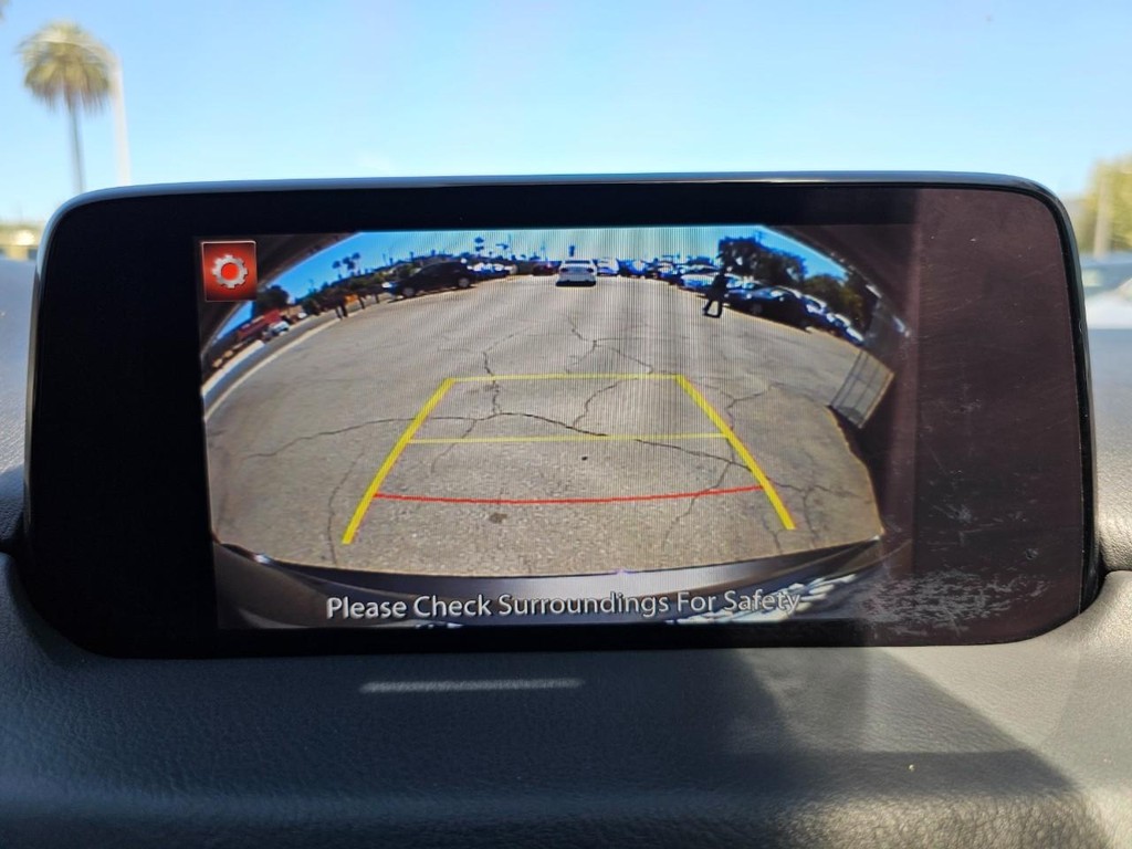 Mazda CX-5 Vehicle Full-screen Gallery Image 33