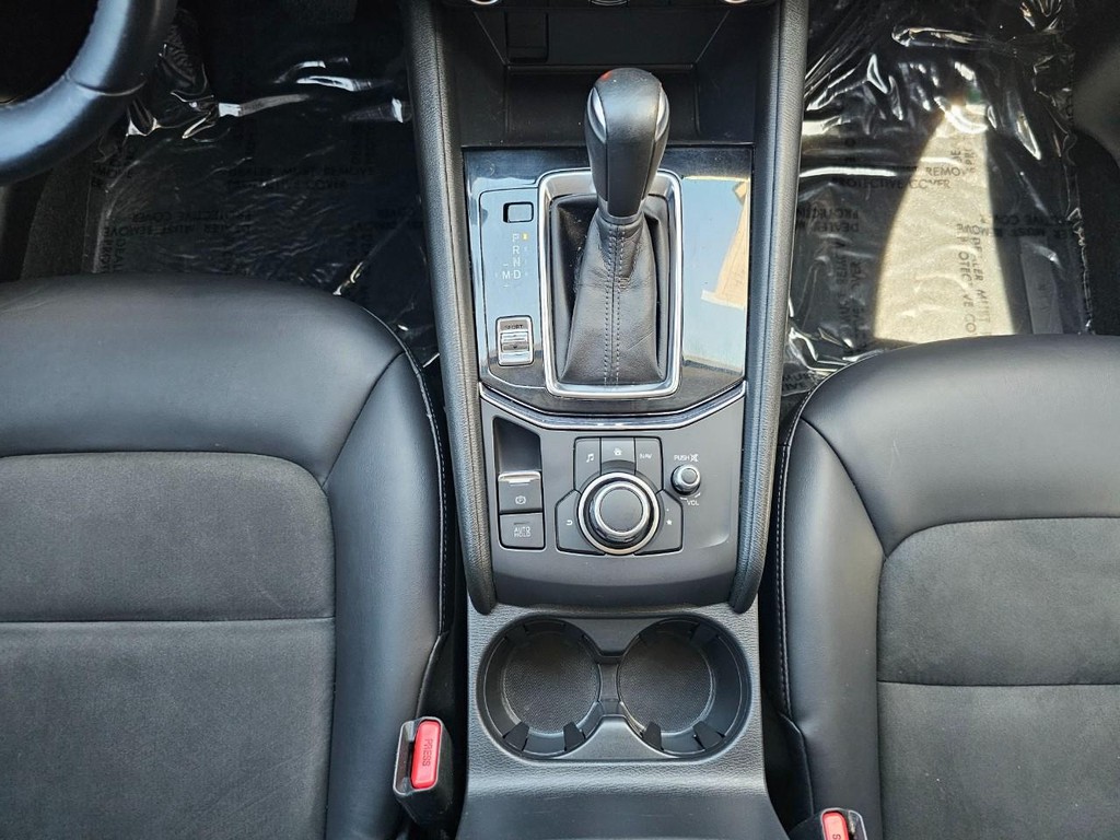 Mazda CX-5 Vehicle Full-screen Gallery Image 36