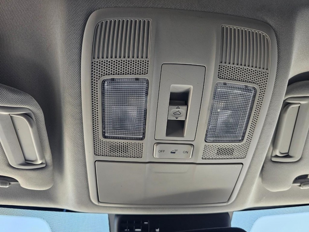 Mazda CX-5 Vehicle Full-screen Gallery Image 37