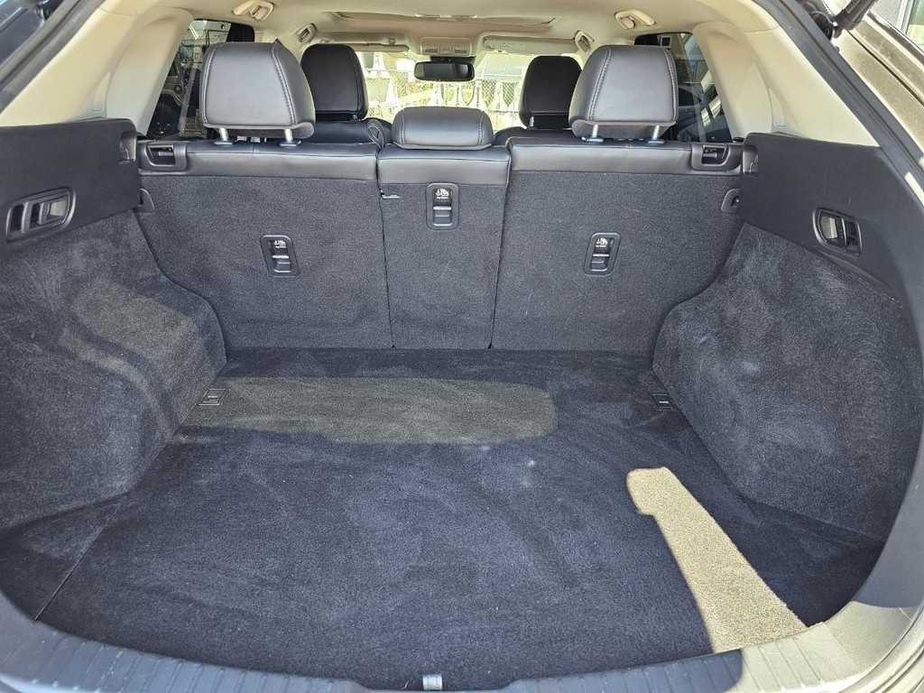 Mazda CX-5 Vehicle Full-screen Gallery Image 39