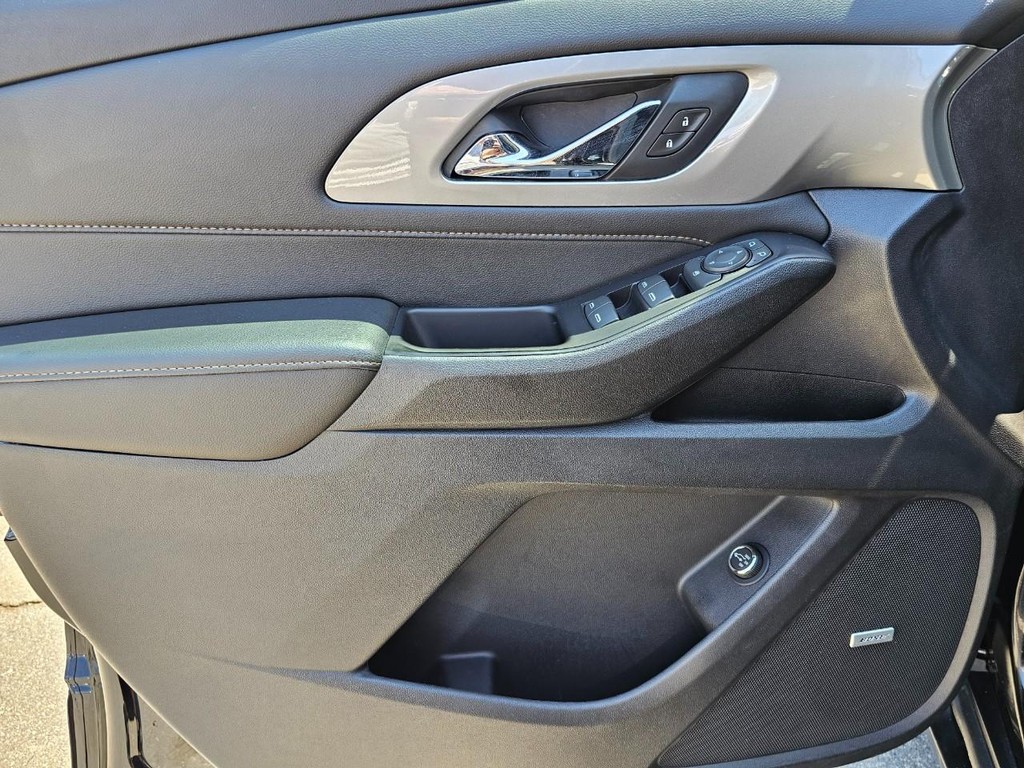 Chevrolet Traverse Vehicle Full-screen Gallery Image 18