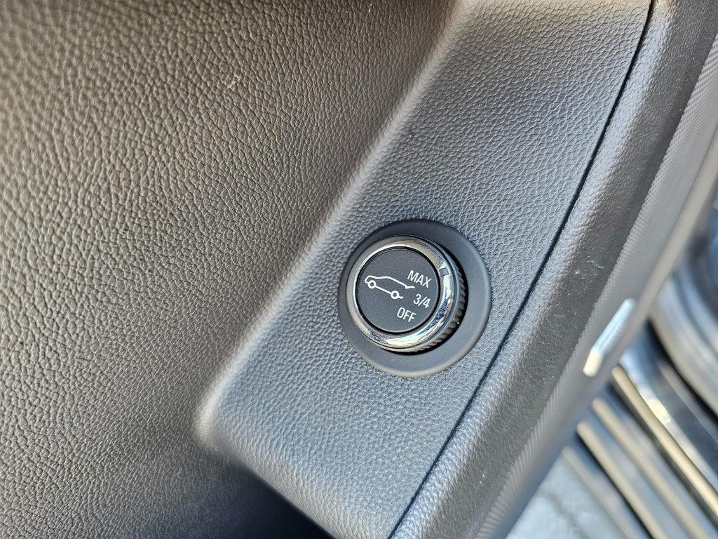 Chevrolet Traverse Vehicle Full-screen Gallery Image 19