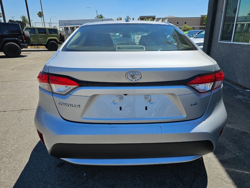 Toyota Corolla Vehicle Full-screen Gallery Image 5
