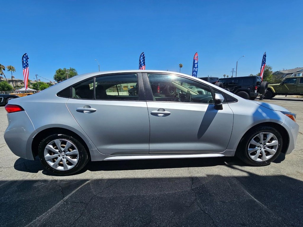Toyota Corolla Vehicle Full-screen Gallery Image 7