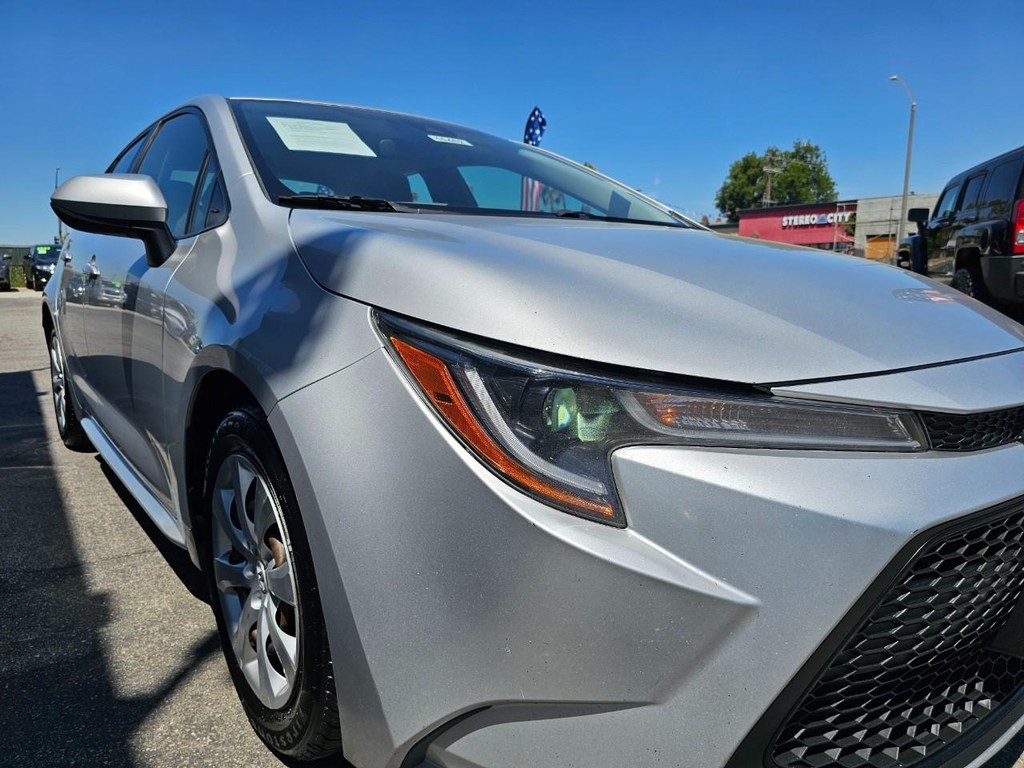 Toyota Corolla Vehicle Full-screen Gallery Image 10