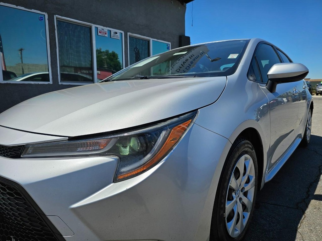 Toyota Corolla Vehicle Full-screen Gallery Image 11