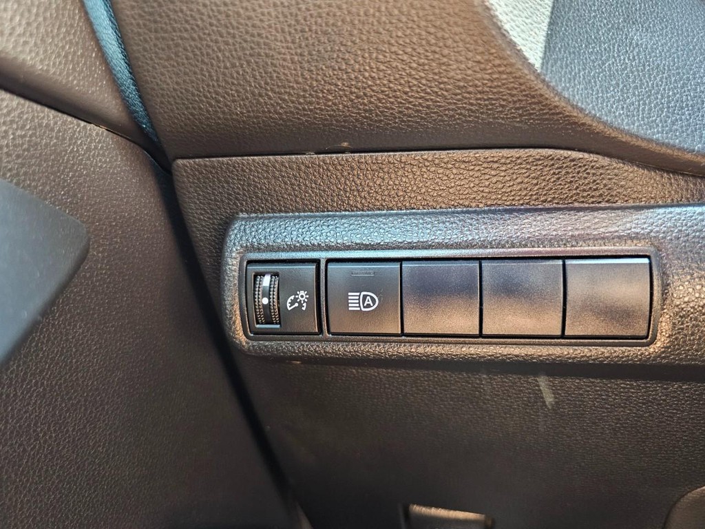 Toyota Corolla Vehicle Full-screen Gallery Image 19