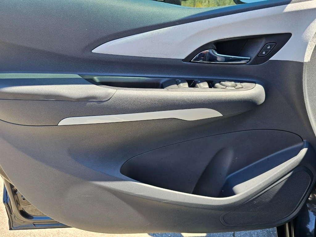 Chevrolet Bolt EV Vehicle Full-screen Gallery Image 18