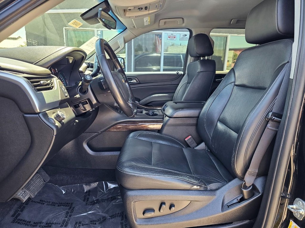 Chevrolet Suburban Vehicle Full-screen Gallery Image 20