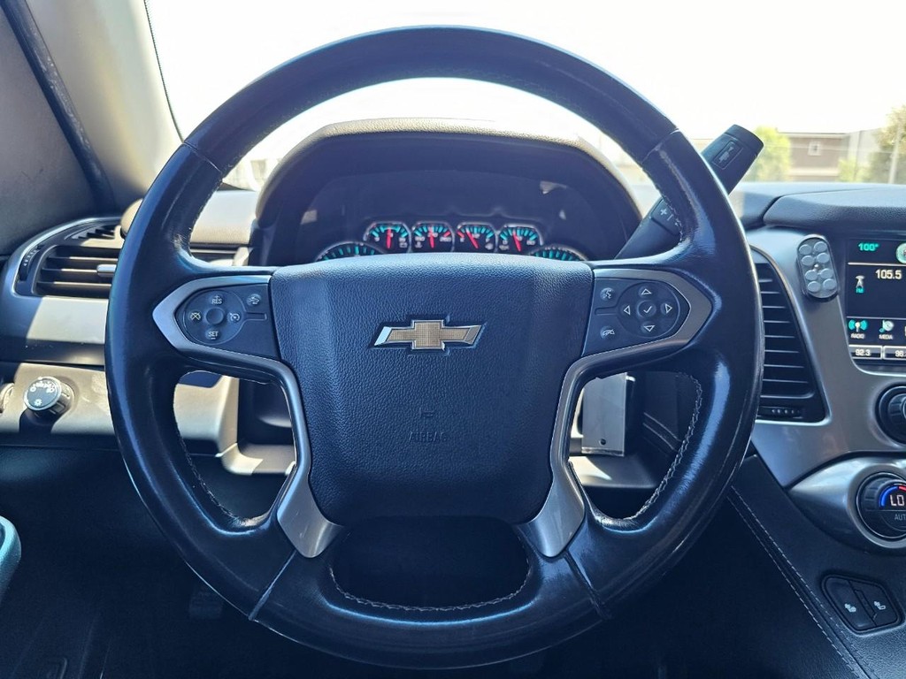 Chevrolet Suburban Vehicle Full-screen Gallery Image 28