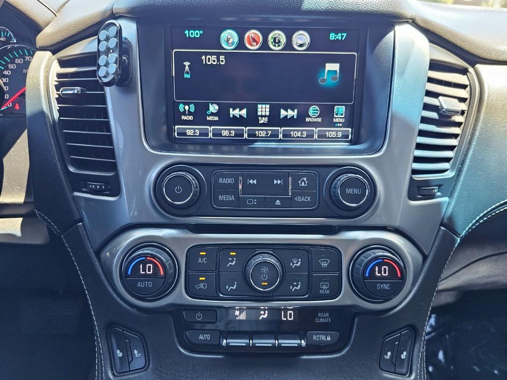 Chevrolet Suburban Vehicle Full-screen Gallery Image 31