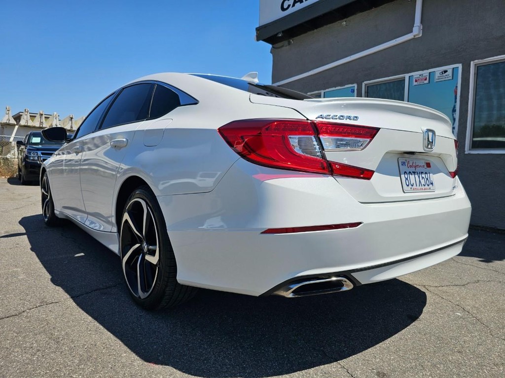 Honda Accord Sedan Vehicle Full-screen Gallery Image 4
