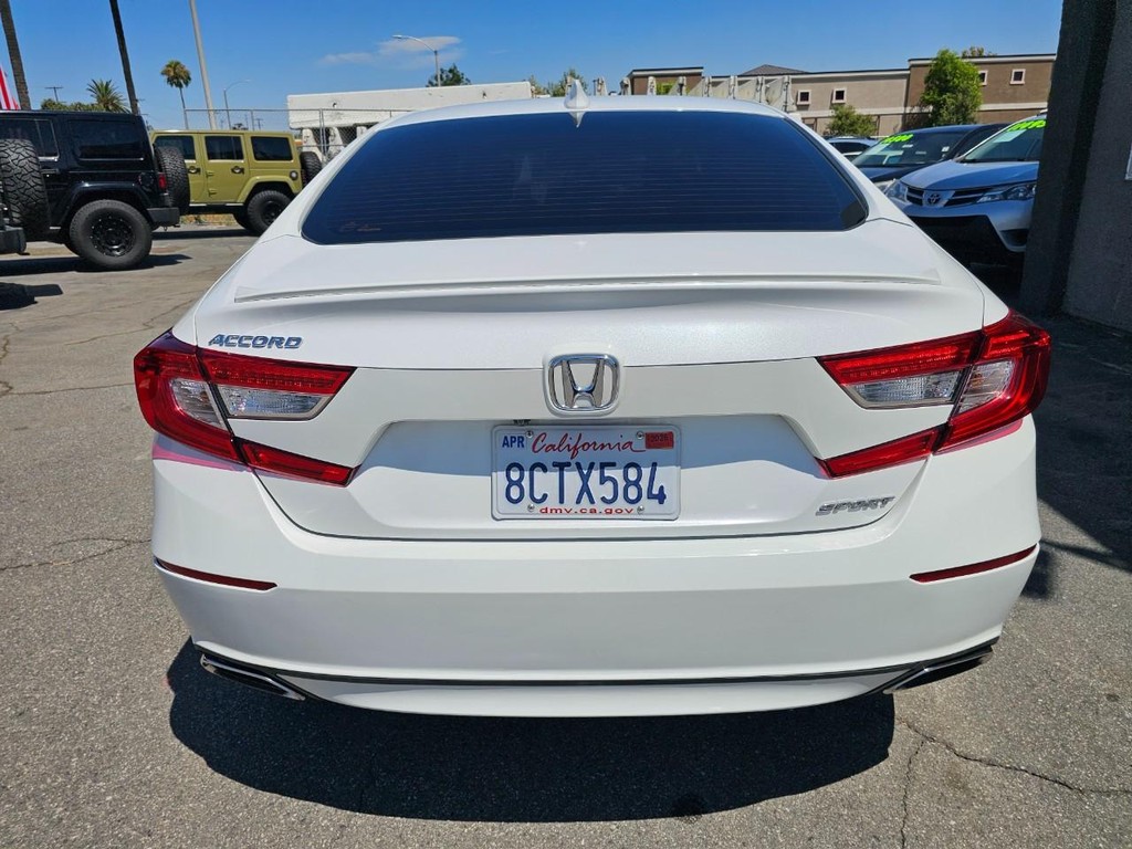 Honda Accord Sedan Vehicle Full-screen Gallery Image 5