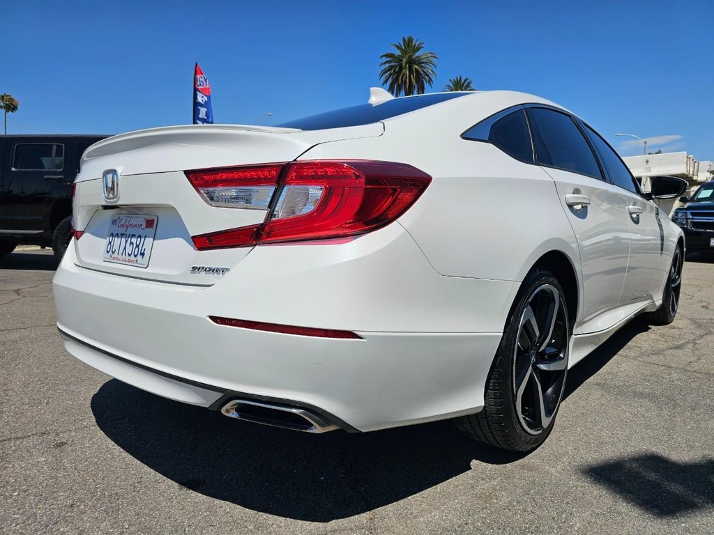 Honda Accord Sedan Vehicle Full-screen Gallery Image 6