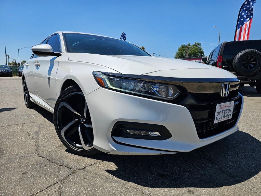 Honda Accord Sedan Vehicle Full-screen Gallery Image 8