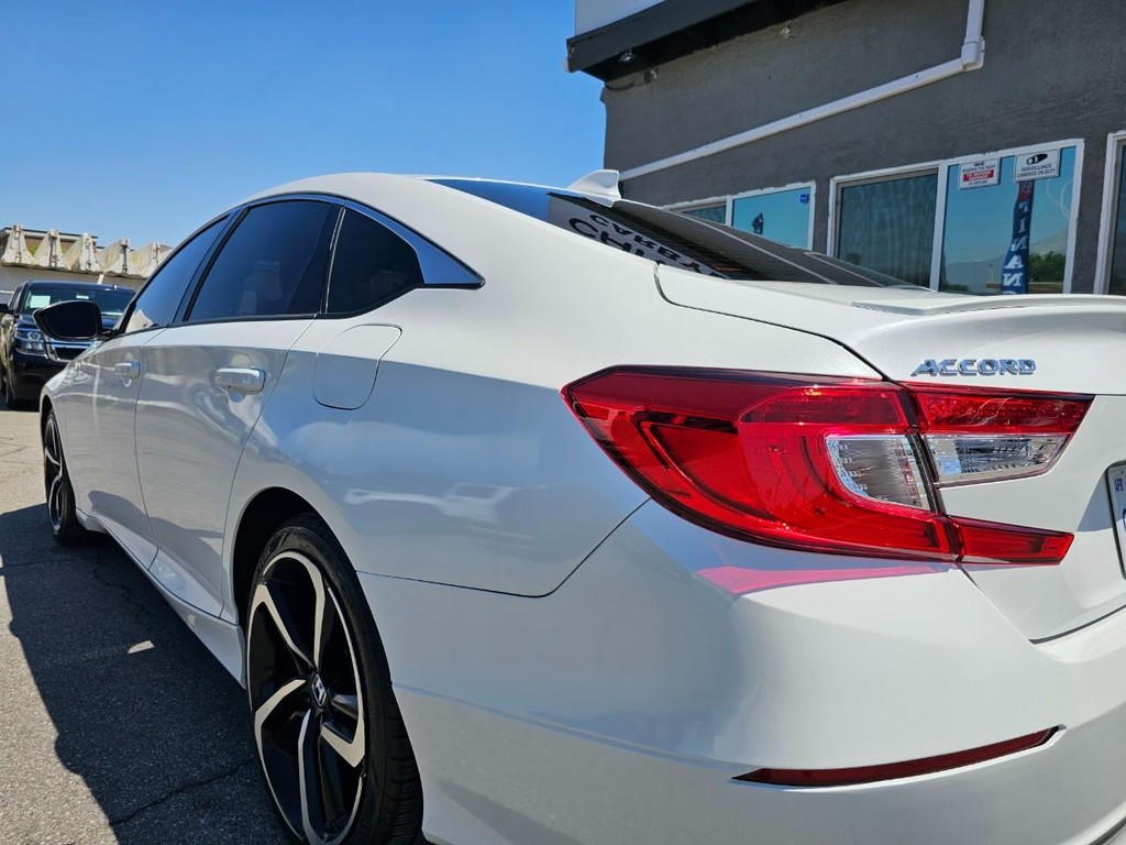 Honda Accord Sedan Vehicle Full-screen Gallery Image 12
