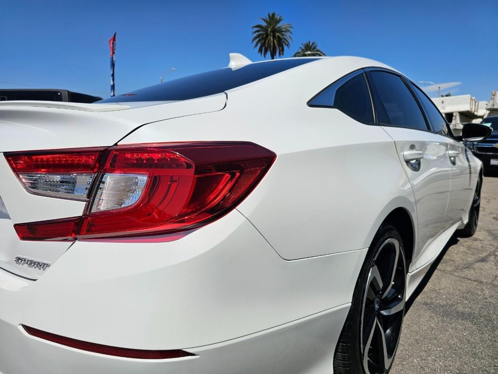 Honda Accord Sedan Vehicle Full-screen Gallery Image 13