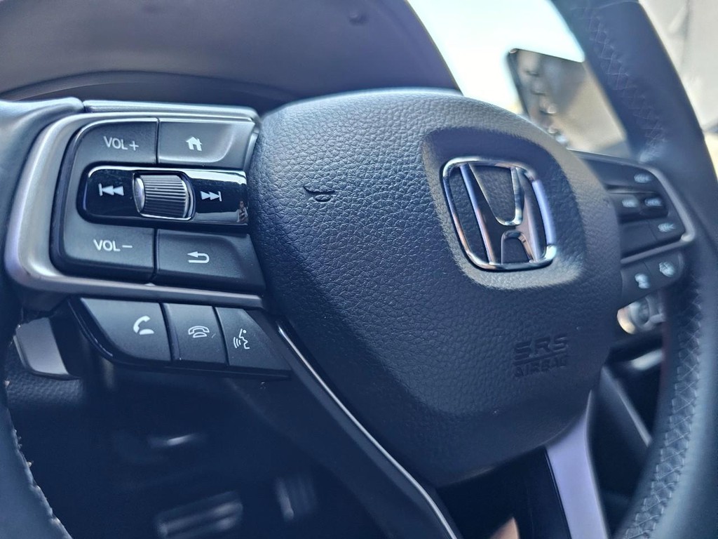 Honda Accord Sedan Vehicle Full-screen Gallery Image 20