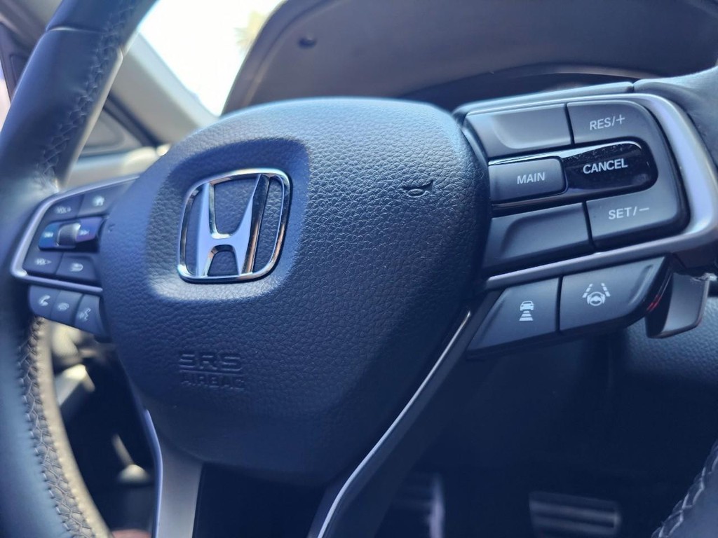 Honda Accord Sedan Vehicle Full-screen Gallery Image 21