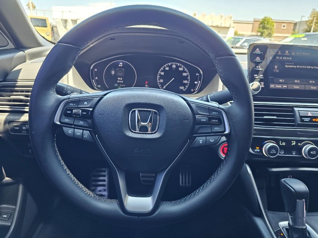 Honda Accord Sedan Vehicle Full-screen Gallery Image 26