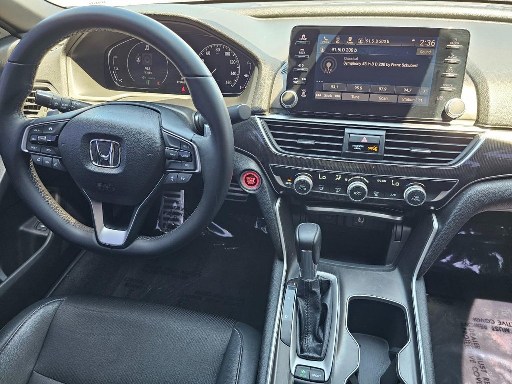 Honda Accord Sedan Vehicle Full-screen Gallery Image 27