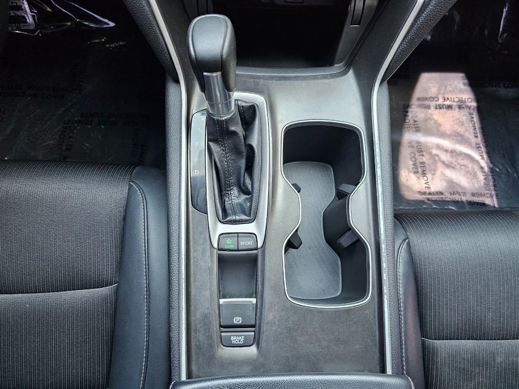 Honda Accord Sedan Vehicle Full-screen Gallery Image 30