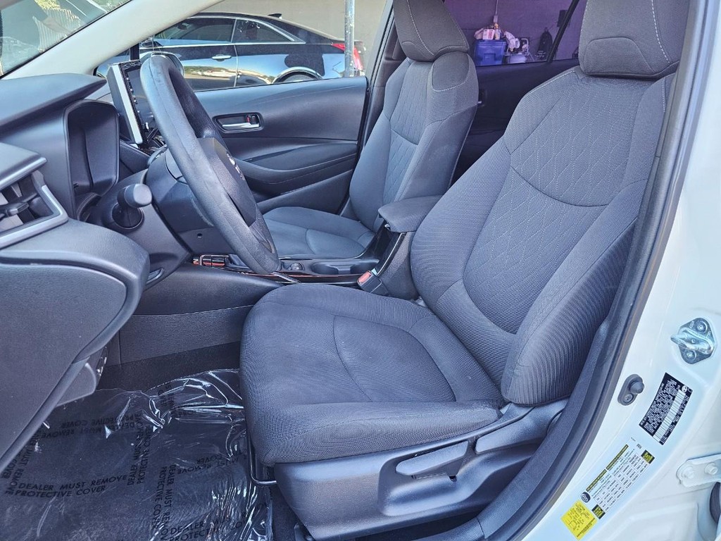 Toyota Corolla Vehicle Full-screen Gallery Image 17