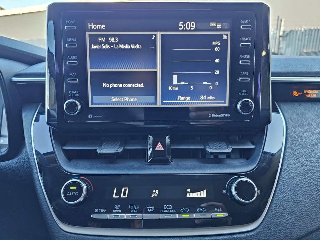 Toyota Corolla Vehicle Full-screen Gallery Image 28