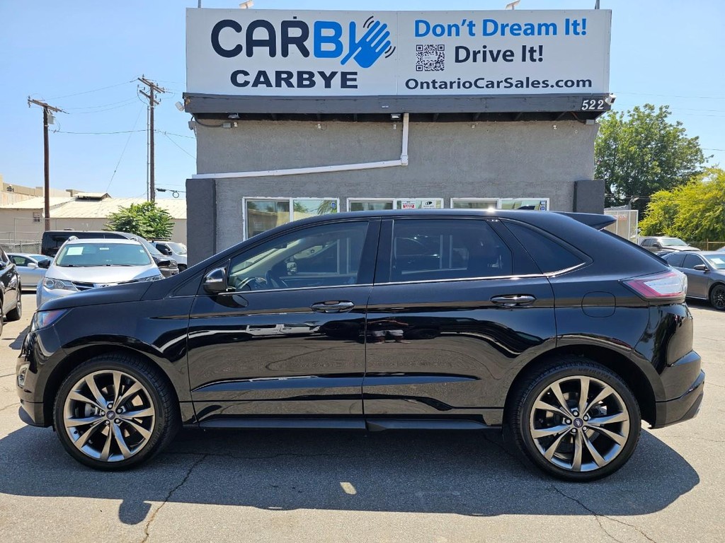 Ford Edge Vehicle Full-screen Gallery Image 3