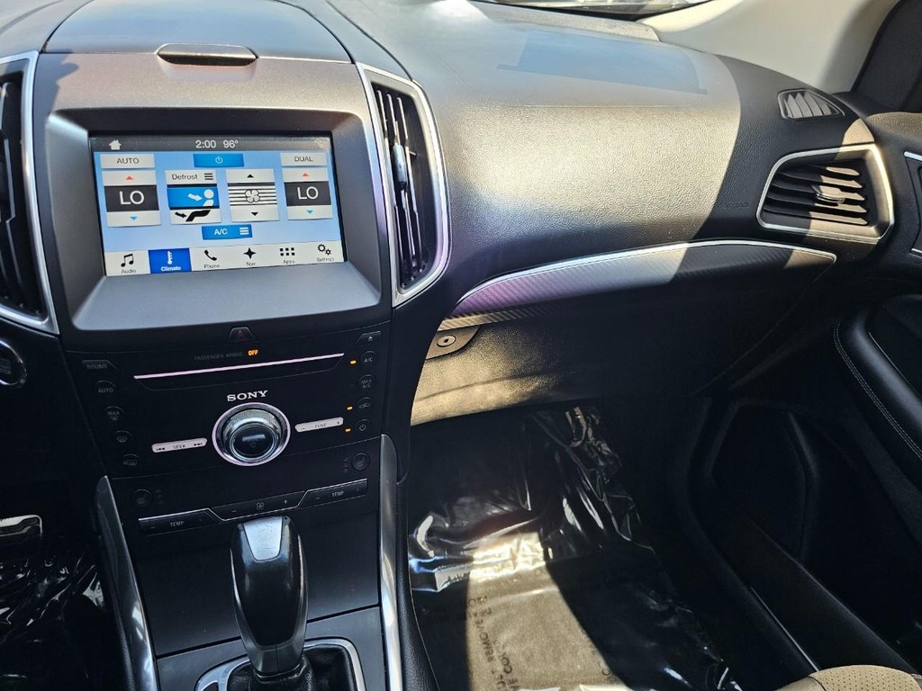 Ford Edge Vehicle Full-screen Gallery Image 25