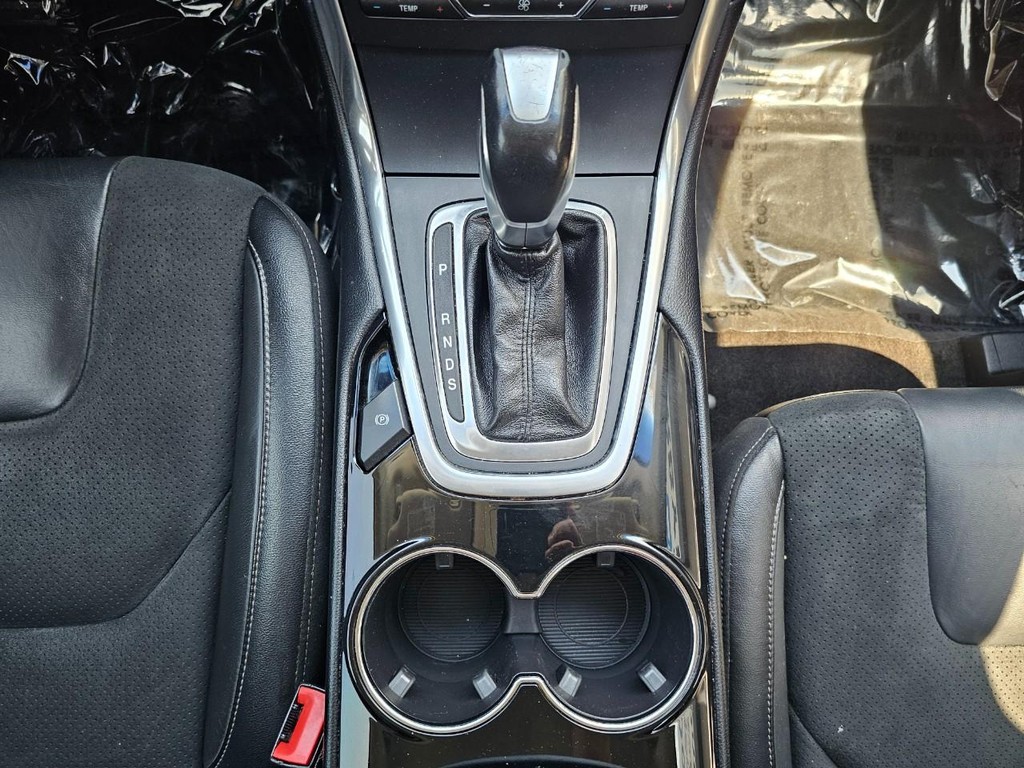 Ford Edge Vehicle Full-screen Gallery Image 28