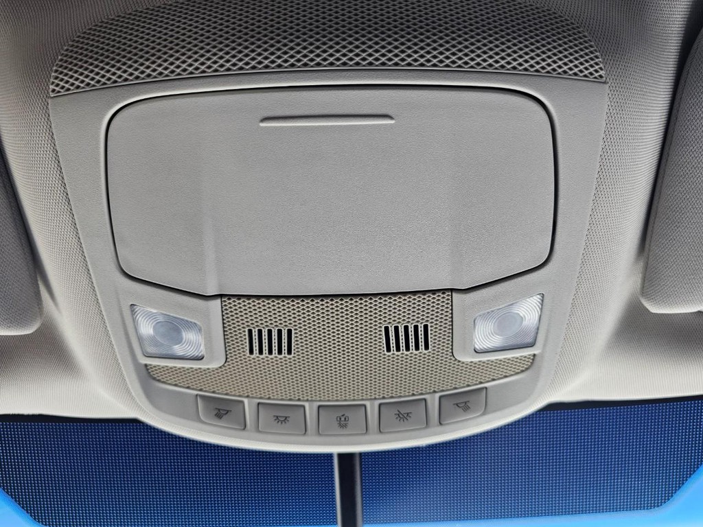 Ford Edge Vehicle Full-screen Gallery Image 31