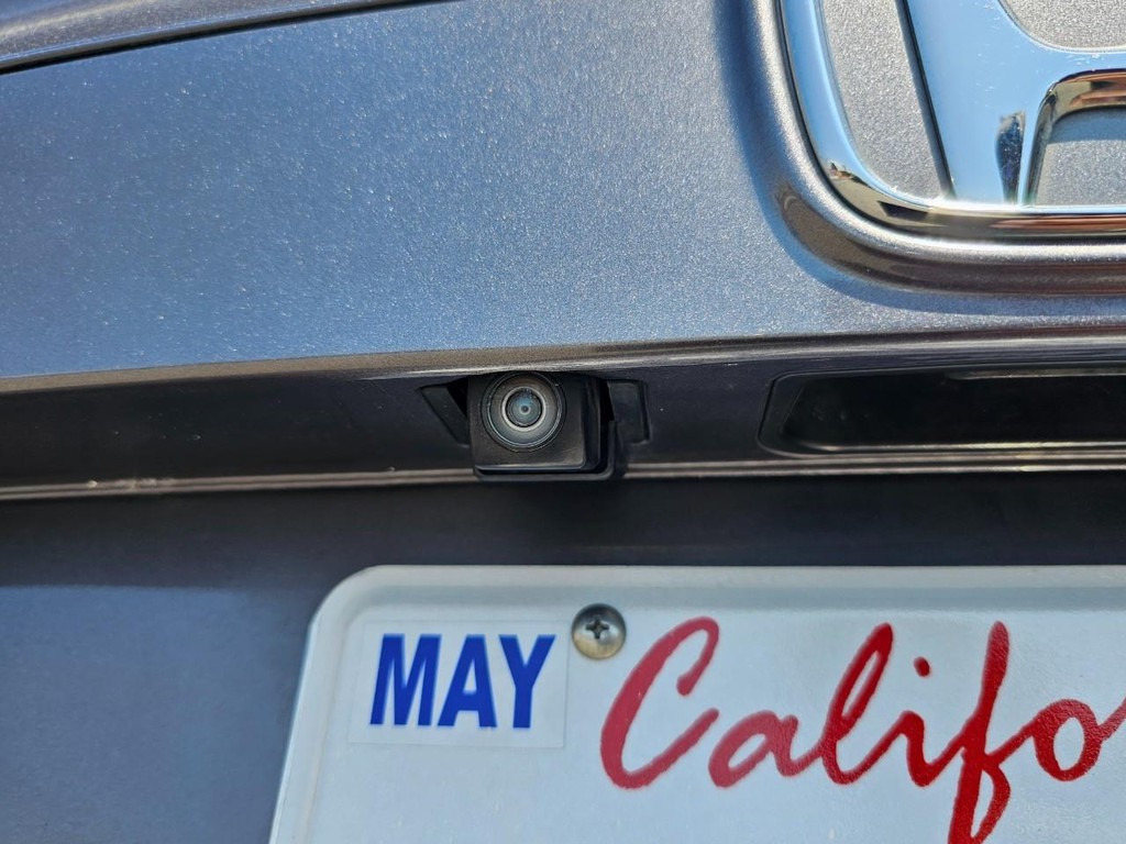 Honda Accord Hybrid Vehicle Full-screen Gallery Image 15