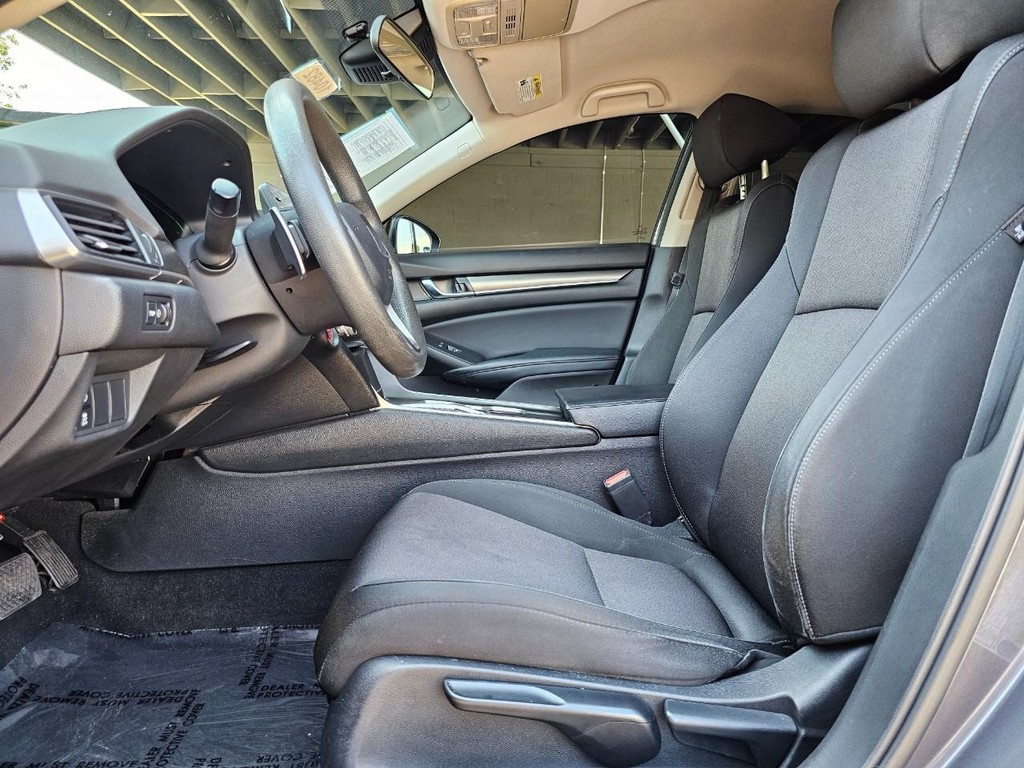 Honda Accord Hybrid Vehicle Full-screen Gallery Image 19