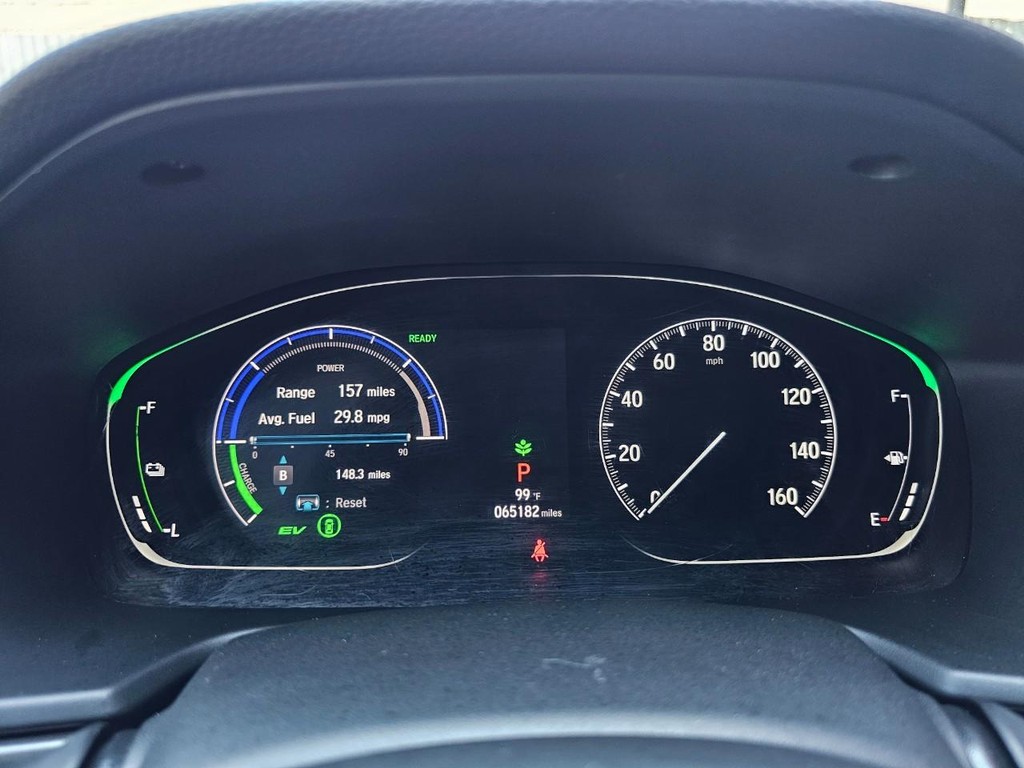 Honda Accord Hybrid Vehicle Full-screen Gallery Image 23