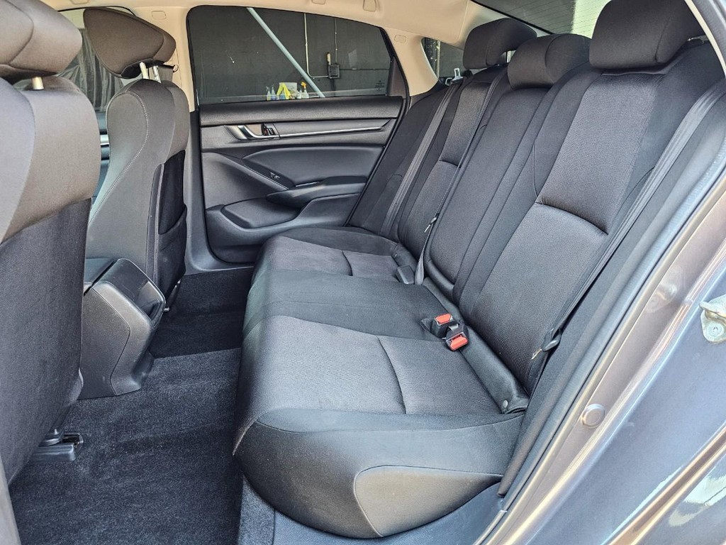 Honda Accord Hybrid Vehicle Full-screen Gallery Image 25