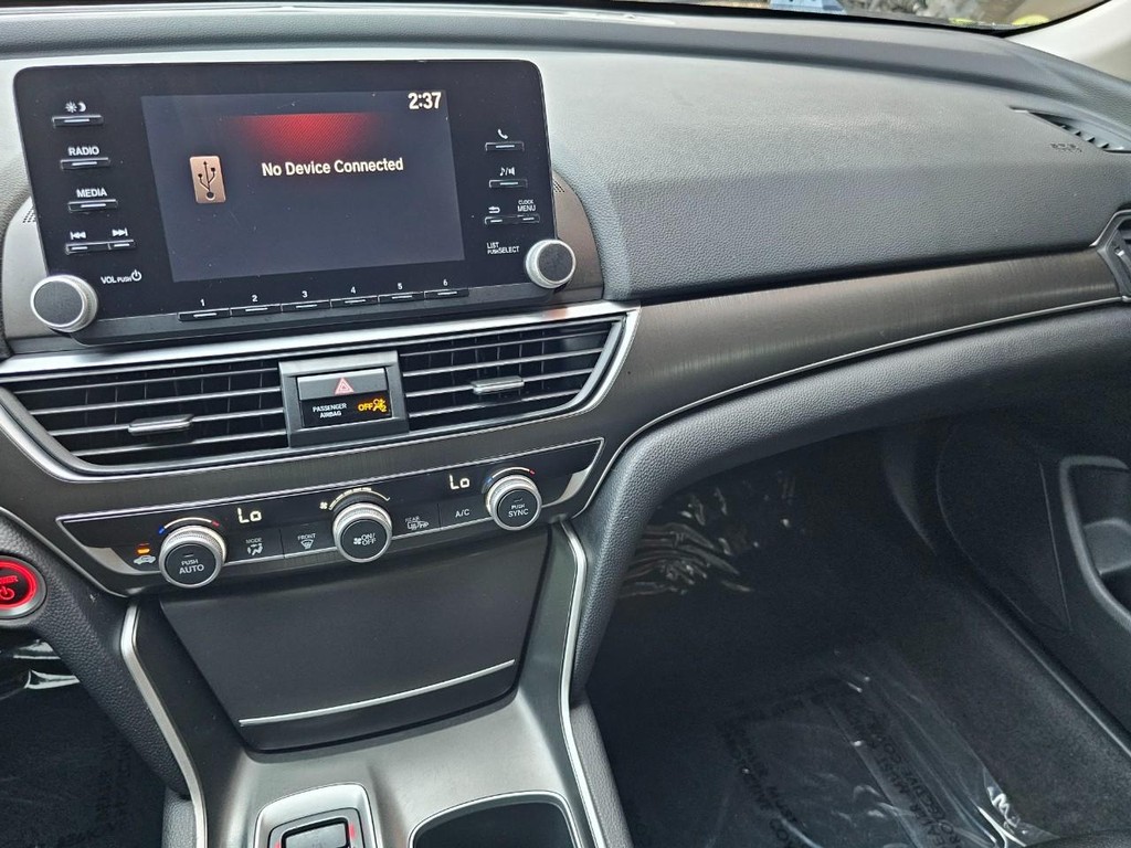 Honda Accord Hybrid Vehicle Full-screen Gallery Image 30