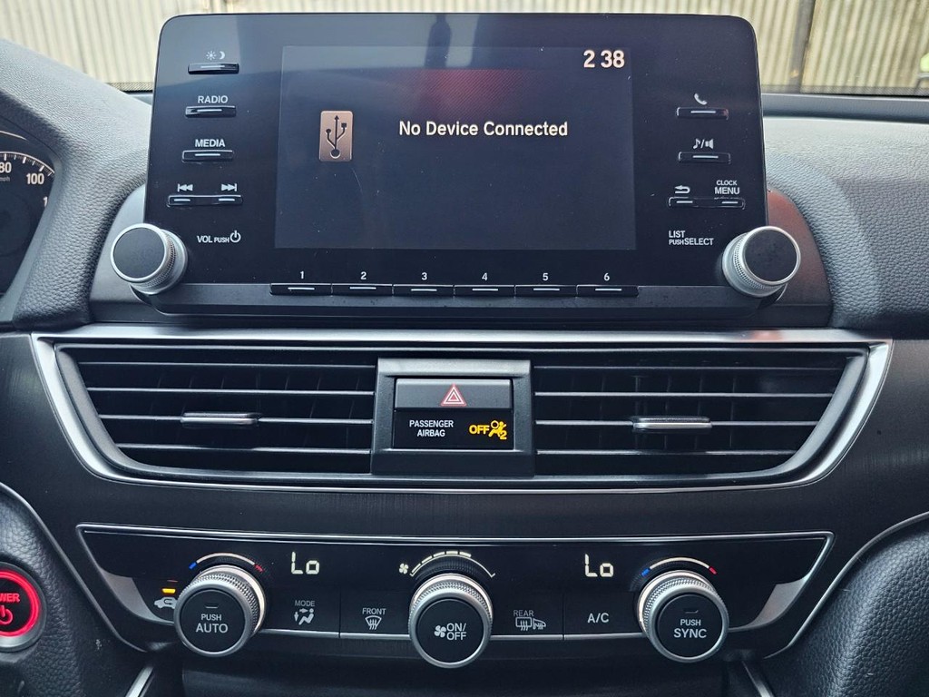 Honda Accord Hybrid Vehicle Full-screen Gallery Image 31