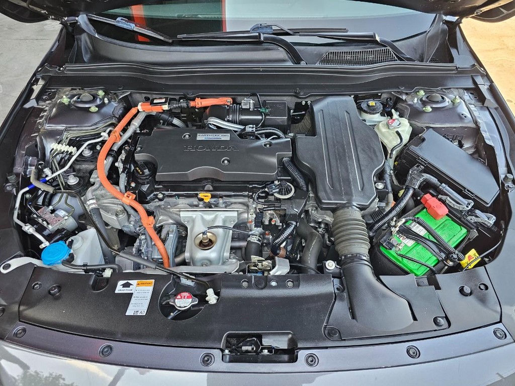 Honda Accord Hybrid Vehicle Full-screen Gallery Image 36