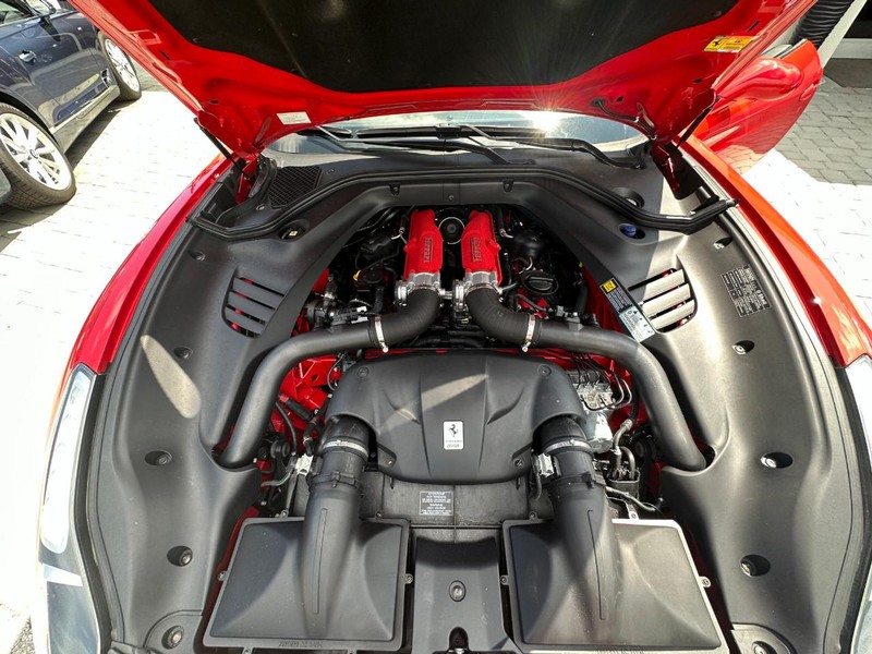 Ferrari California T Vehicle Image 35