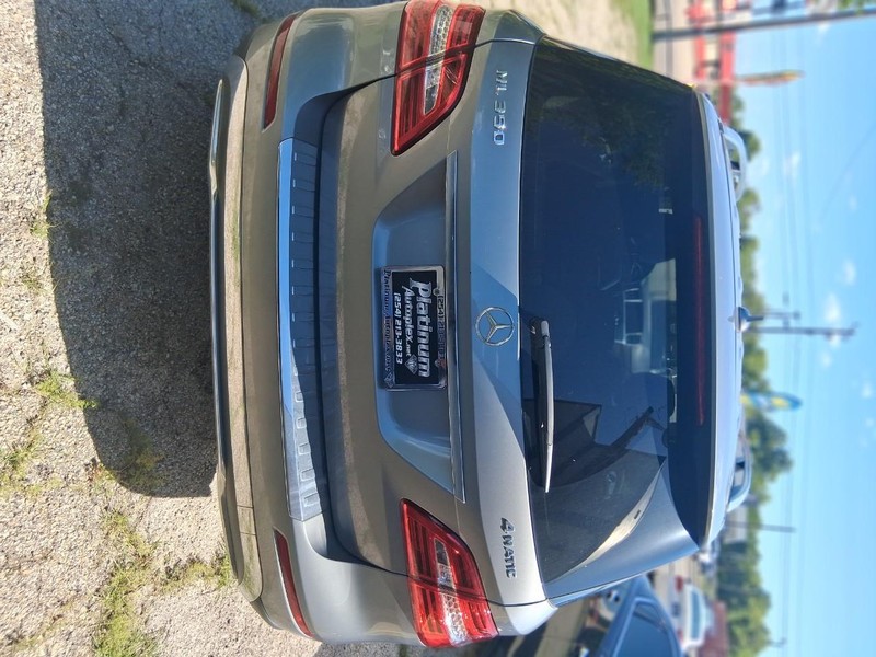 Mercedes-Benz M-Class Vehicle Image 03
