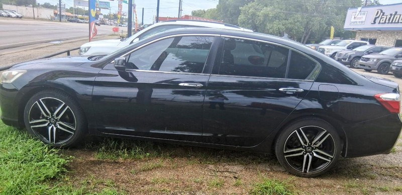 Honda Accord Sedan Vehicle Image 03