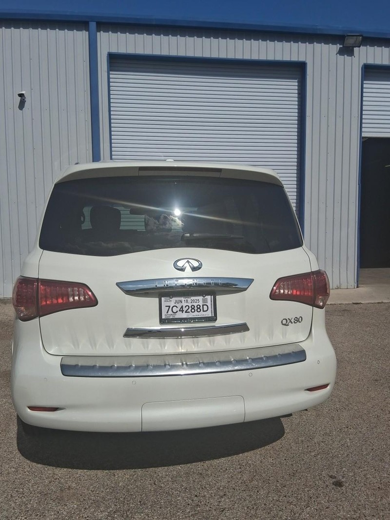 INFINITI QX80 Vehicle Image 03