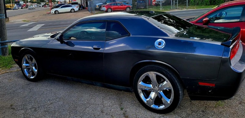 Dodge Challenger Vehicle Image 03