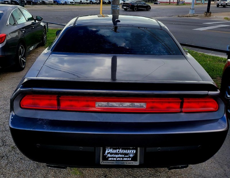 Dodge Challenger Vehicle Image 04