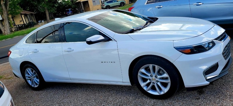 Chevrolet Malibu Vehicle Image 02