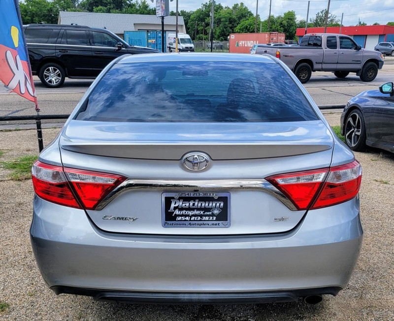 Toyota Camry Vehicle Image 03